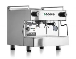 Rocket Siebträger Espressomaschine BOXER 1-gruppig Mit Shottimer -Kaffeegetränkeladen BOXER Front 3 4 1280x1280