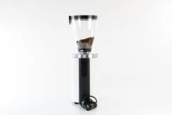 Mahlkönig E65S GBW Mühle Weiß - Gewichtsabhängiges Mahlen! -Kaffeegetränkeladen Mahlkonig E65S GBW Muhle weiss back 1280x1280