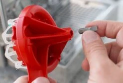 Espazzola Brühgruppenreiniger In Rot 56-58mm (Modell 2+3-58) -Kaffeegetränkeladen ScrewdriverBit 1280x1280