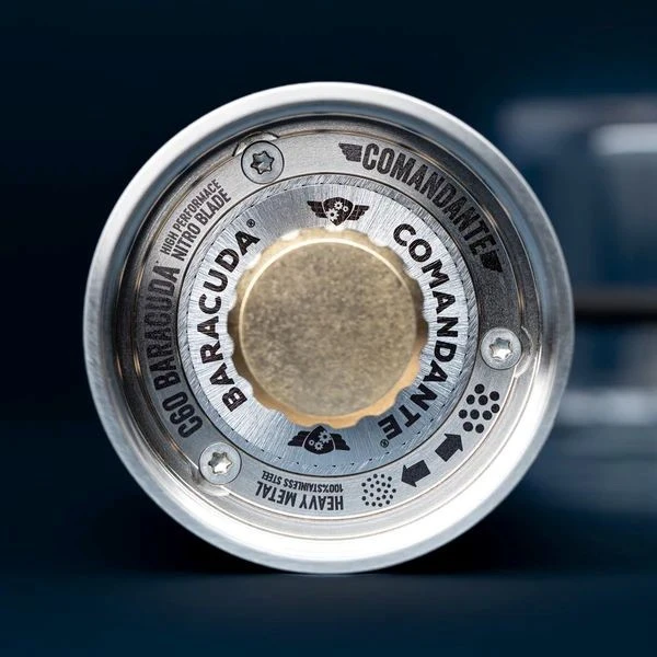 Comandante C60 Baracuda Brushed Steel Handmühle 7 Comandante C60 Baracuda Brushed Steel Handmühle – Bild 5